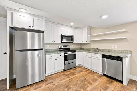 Kitchen - 3946 E South Pass Rd, Eagle Mountain, UT 84005 photo 4 of 4