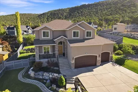 Exterior - 3946 E South Pass Rd, Eagle Mountain, UT 84005 photo 5 of 17