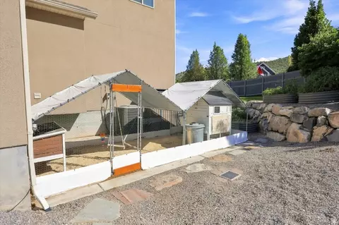 Exterior - 3946 E South Pass Rd, Eagle Mountain, UT 84005 photo 15 of 17