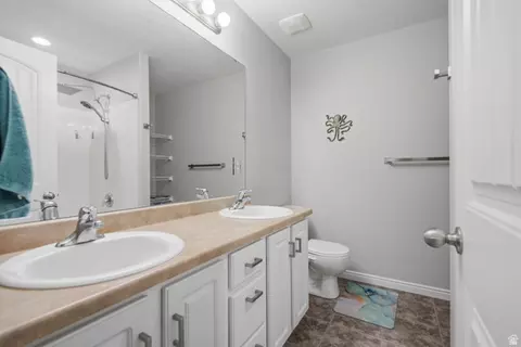 Bath - 4658 N Long Way, Eagle Mountain, UT 84005 photo 1 of 3