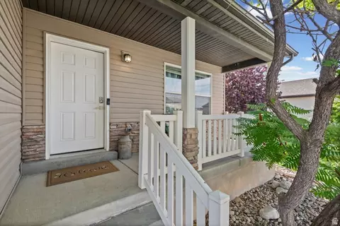 Exterior - 4658 N Long Way, Eagle Mountain, UT 84005 photo 6 of 11