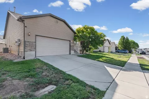 Exterior - 4658 N Long Way, Eagle Mountain, UT 84005 photo 3 of 11