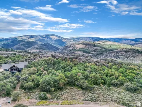 977 Cisco Run #E 31, Garden City, UT 84028