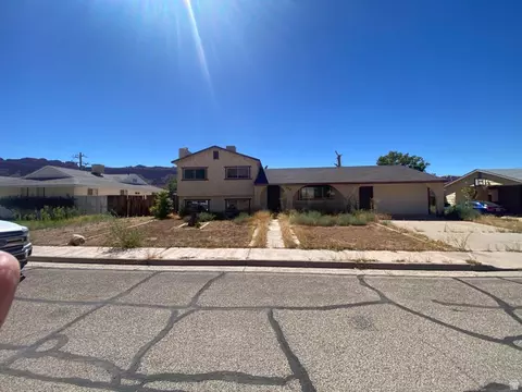 Exterior - 276 Hillside Dr, Moab, UT 84532 photo 3 of 15