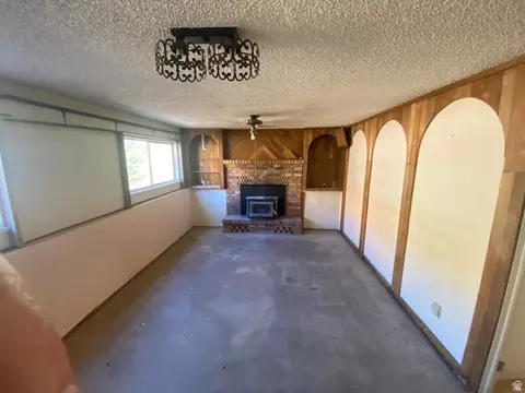 Living - 276 Hillside Dr, Moab, UT 84532 photo 3 of 3