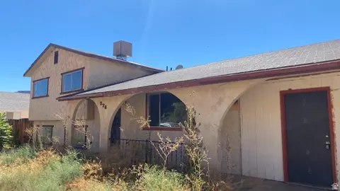 Exterior - 276 Hillside Dr, Moab, UT 84532 photo 2 of 15