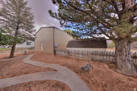 Exterior - 2720 Bench Rd E, Moab, UT 84532 photo 7 of 10