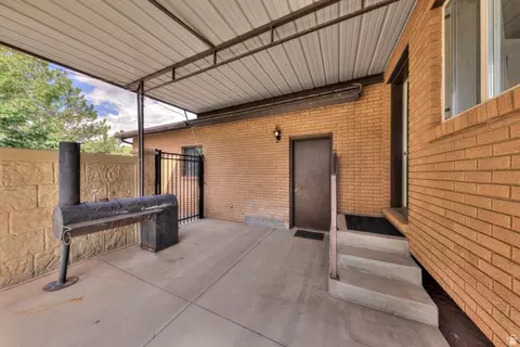 Exterior - 2720 Bench Rd E, Moab, UT 84532 photo 4 of 10