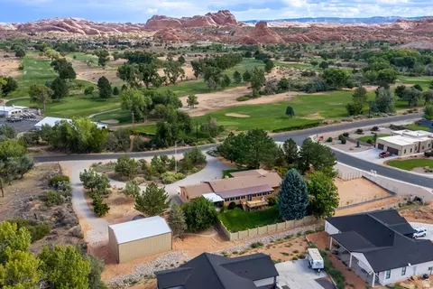 View/Area - 2720 Bench Rd E, Moab, UT 84532 photo 2 of 6