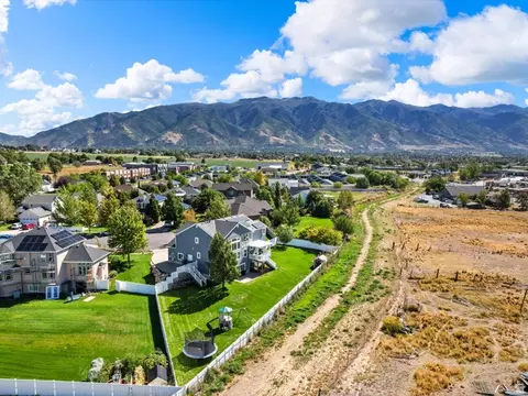 View/Area - 2103 N 5 E, Layton, UT 84041 photo 2 of 7