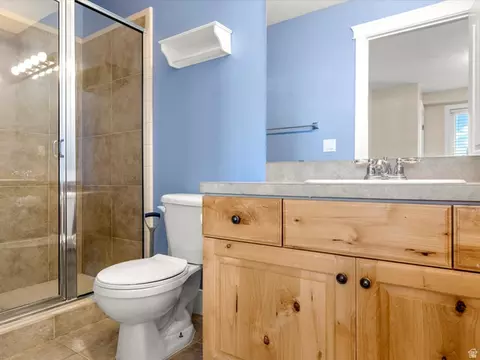 Bath - 2103 N 5 E, Layton, UT 84041 photo 4 of 6