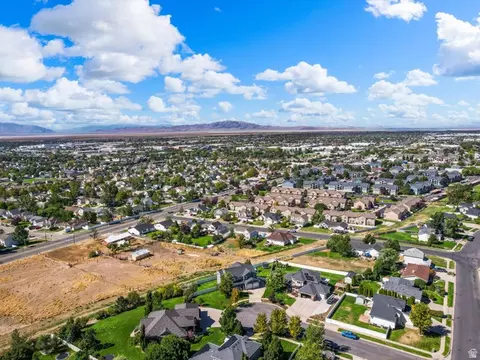 View/Area - 2103 N 5 E, Layton, UT 84041 photo 3 of 7