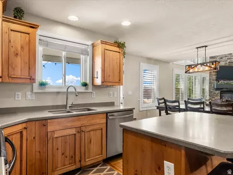 Kitchen - 2103 N 5 E, Layton, UT 84041 photo 2 of 6
