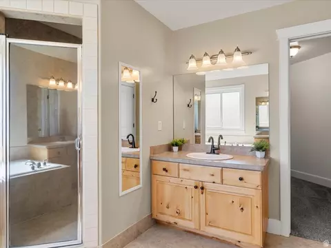 Bath - 2103 N 5 E, Layton, UT 84041 photo 2 of 6