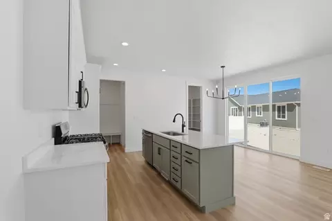 Kitchen - 2403 E Sunflower Dr #449, Eagle Mountain, UT 84005 photo 2 of 2