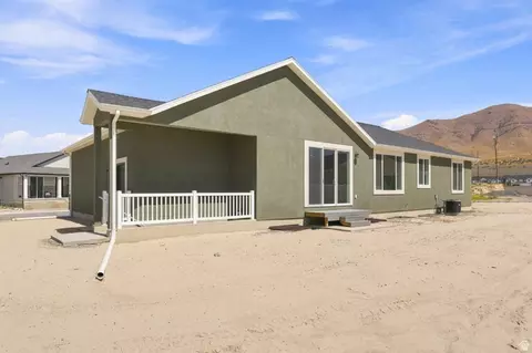 Exterior - 2406 E Morning Glory Way #428, Eagle Mountain, UT 84005 photo 6 of 7
