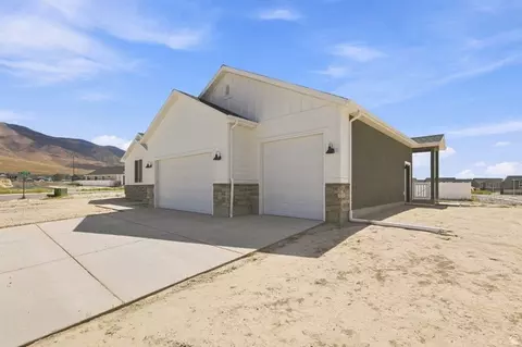 Exterior - 2406 E Morning Glory Way #428, Eagle Mountain, UT 84005 photo 4 of 7