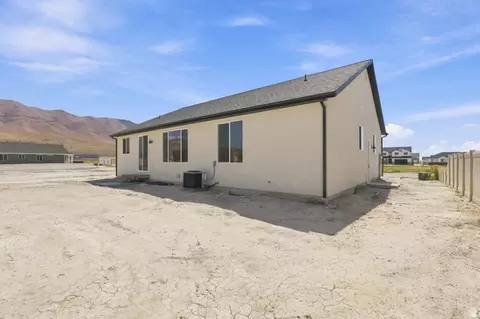 Exterior - 2273 E Sunflower Dr #439, Eagle Mountain, UT 84005 photo 6 of 7