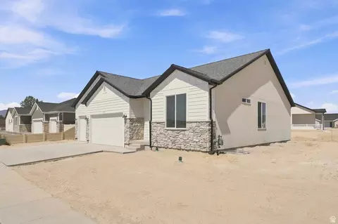 Exterior - 2273 E Sunflower Dr #439, Eagle Mountain, UT 84005 photo 2 of 7