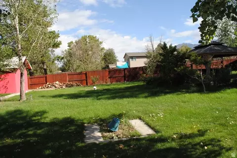 Exterior - 9322 S Solena Way, Sandy, UT 84093 photo 7 of 10
