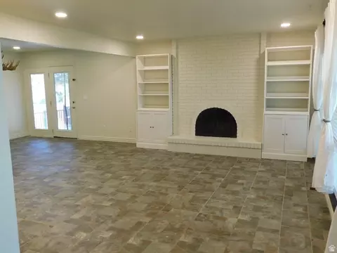 Living - 9322 S Solena Way, Sandy, UT 84093 photo 2 of 3