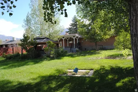 Exterior - 9322 S Solena Way, Sandy, UT 84093 photo 9 of 10