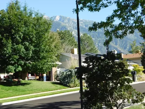 Exterior - 9322 S Solena Way, Sandy, UT 84093 photo 3 of 10