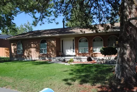 Exterior - 9322 S Solena Way, Sandy, UT 84093 photo 2 of 10