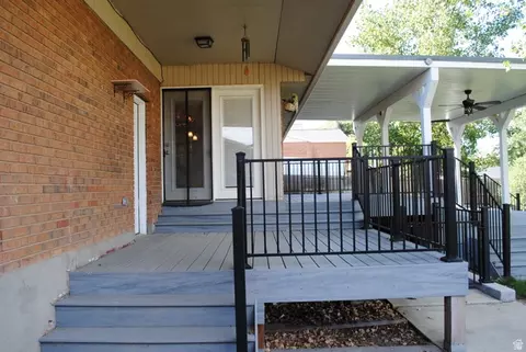 Exterior - 9322 S Solena Way, Sandy, UT 84093 photo 4 of 10