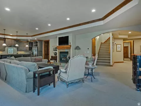 Living - 1879 E Longview Dr S, Holladay, UT 84124 photo 7 of 10