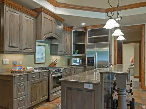 Kitchen - 1879 E Longview Dr S, Holladay, UT 84124 photo 5 of 6