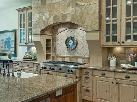 Kitchen - 1879 E Longview Dr S, Holladay, UT 84124 photo 4 of 6