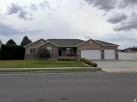 9428 S Sid Cir, South Jordan, UT 84009