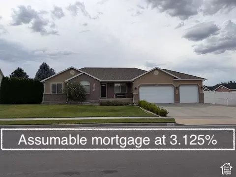 9428 S Sid Cir, South Jordan, UT 84009