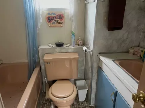 Bath - 1054 Mount Tabby Dr, Tabiona, UT 84072 photo 1 of 1