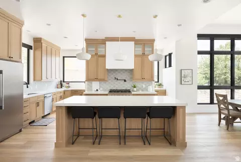 Kitchen - 2996 E Bonnie Lynn Ln, Sandy, UT 84092 photo 10 of 16