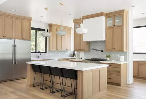 Kitchen - 2996 E Bonnie Lynn Ln, Sandy, UT 84092 photo 9 of 16