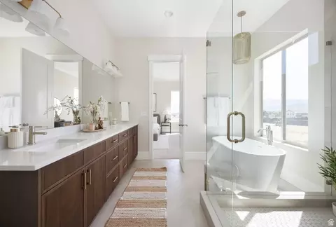 Bath - 2996 E Bonnie Lynn Ln, Sandy, UT 84092 photo 1 of 8