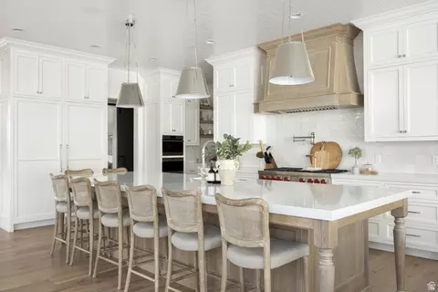 Kitchen - 2996 E Bonnie Lynn Ln, Sandy, UT 84092 photo 15 of 16