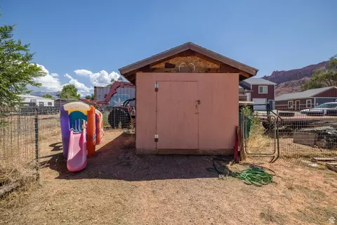 Exterior - 2468 E San Jose Rd, Moab, UT 84532 photo 7 of 11