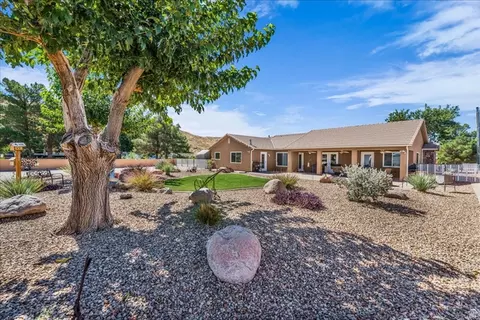 Exterior - 95 E Mulberry Ln, Leeds, UT 84746 photo 5 of 6