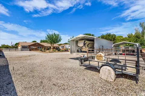 Exterior - 95 E Mulberry Ln, Leeds, UT 84746 photo 4 of 6
