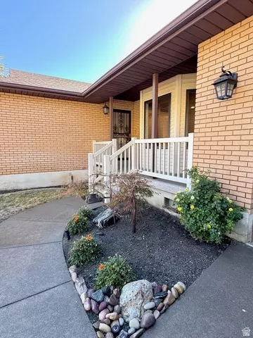Exterior - 1959 N 150 E, Centerville, UT 84014 photo 3 of 4