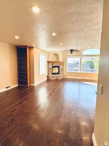 Living - 1959 N 150 E, Centerville, UT 84014 photo 2 of 6