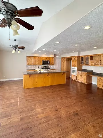 Kitchen - 1959 N 150 E, Centerville, UT 84014 photo 2 of 2