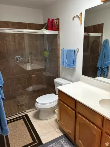 Bath - 1880 E Arborfield Cir S, Sandy, UT 84092 photo 2 of 2