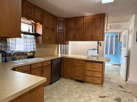Kitchen - 54 W 2000 N, Sunset, UT 84015 photo 1 of 2