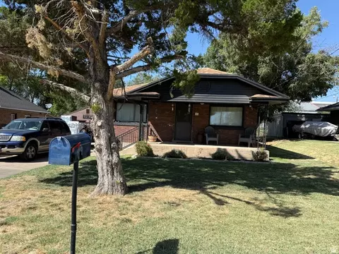 Exterior - 54 W 2000 N, Sunset, UT 84015 photo 1 of 6