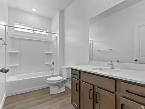 Bath - 1861 E 920 N #421, Salem, UT 84653 photo 1 of 2