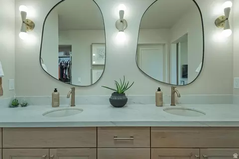 Bath - 9652 S 2720 E, Sandy, UT 84092 photo 5 of 10